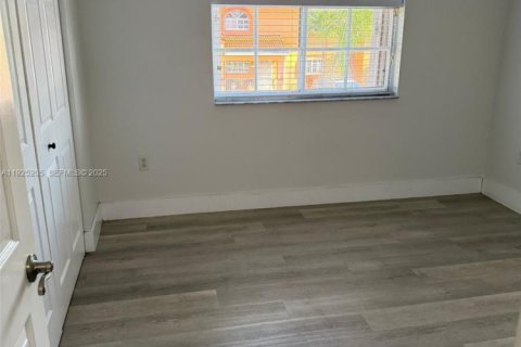 Condominio en venta en Hialeah, Florida, 2 dormitorios, 91.97 m2 № 1986081 - foto 17