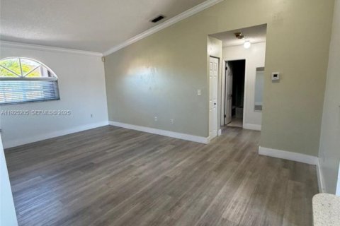 Condominio en venta en Hialeah, Florida, 2 dormitorios, 91.97 m2 № 1986081 - foto 6