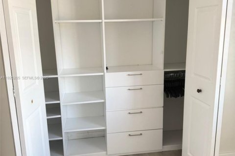 Condominio en venta en Hialeah, Florida, 2 dormitorios, 91.97 m2 № 1986081 - foto 18