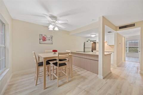 Copropriété à vendre à Saint Petersburg, Floride: 1 chambre, 58.53 m2 № 2098024 - photo 1