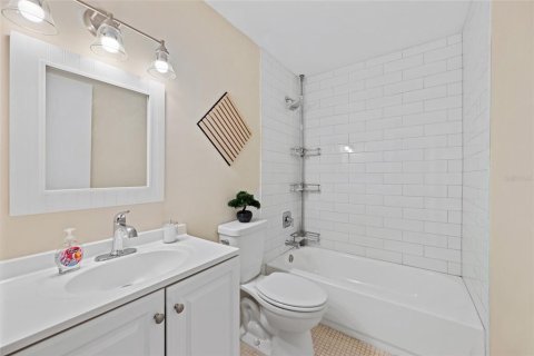 Copropriété à vendre à Saint Petersburg, Floride: 1 chambre, 58.53 m2 № 2098024 - photo 4