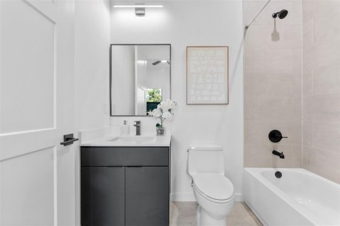 Touwnhouse à vendre à Tampa, Floride: 3 chambres, 195.47 m2 № 2418571 - photo 7
