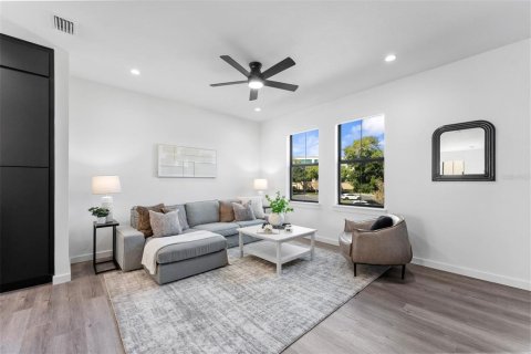 Touwnhouse à vendre à Tampa, Floride: 3 chambres, 195.47 m2 № 2418571 - photo 14