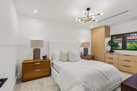House in Miami, Florida 4 bedrooms, 231.23 sq.m. № 2320002 - photo 29