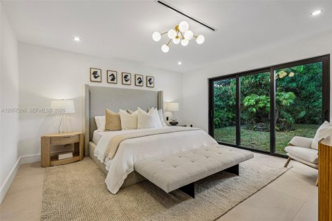 House in Miami, Florida 4 bedrooms, 231.23 sq.m. № 2320002 - photo 15