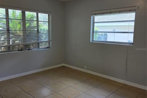 House in Maitland, Florida 4 bedrooms, 180.14 sq.m. № 2211156 - photo 8