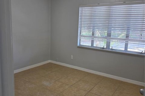 House in Maitland, Florida 4 bedrooms, 180.14 sq.m. № 2211156 - photo 6