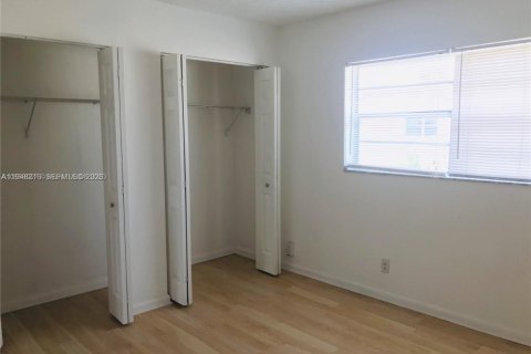 Condo in Plantation, Florida, 2 bedrooms  № 2004313 - photo 11