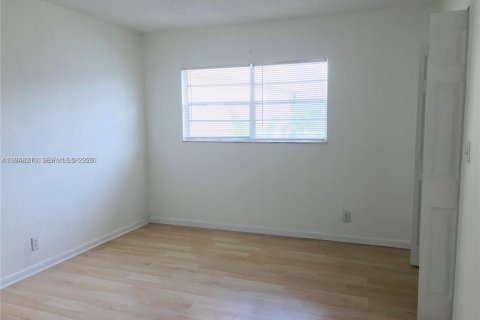 Condo in Plantation, Florida, 2 bedrooms  № 2004313 - photo 7