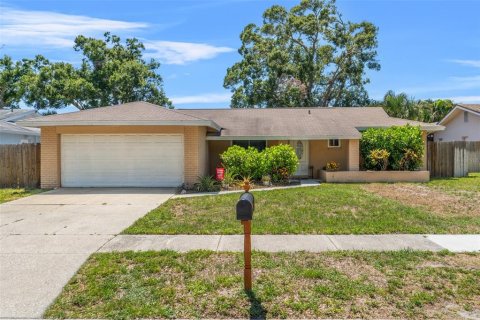 Casa en venta en Pinellas Park, Florida, 3 dormitorios, 99.96 m2 № 1759410 - foto 1