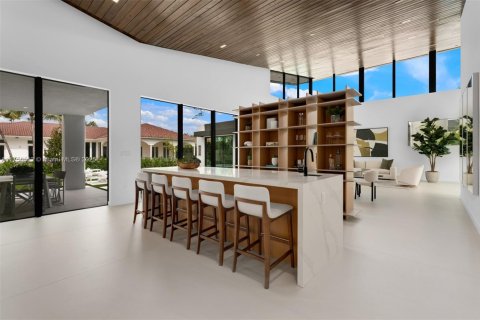 House in Pinecrest, Florida 5 bedrooms, 433.85 sq.m. № 1503288 - photo 15