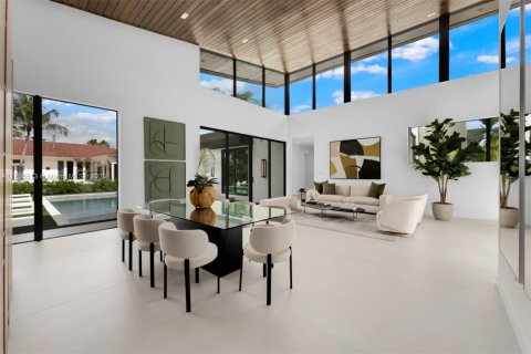 House in Pinecrest, Florida 5 bedrooms, 433.85 sq.m. № 1503288 - photo 12