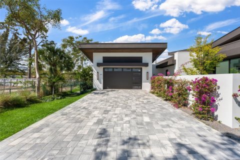 House in Pinecrest, Florida 5 bedrooms, 433.85 sq.m. № 1503288 - photo 8
