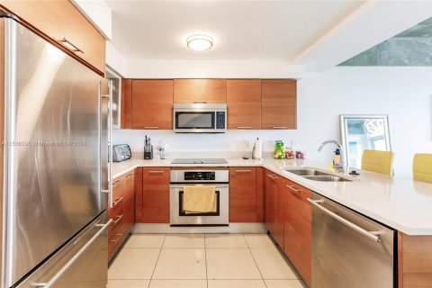 Condominio en alquiler en Miami, Florida, 2 dormitorios, 117.89 m2 № 1938100 - foto 5