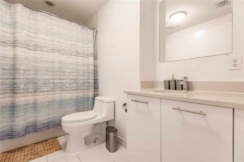 Condominio en alquiler en Miami, Florida, 2 dormitorios, 117.89 m2 № 1938100 - foto 22