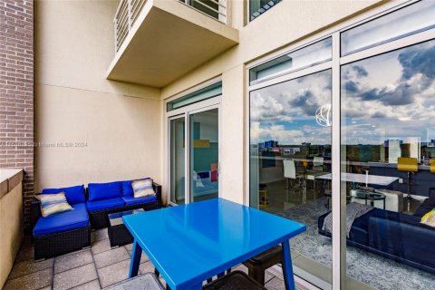 Condominio en alquiler en Miami, Florida, 2 dormitorios, 117.89 m2 № 1938100 - foto 9