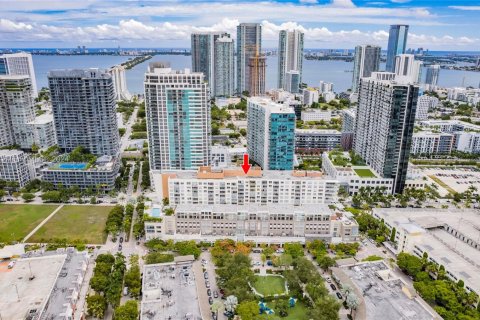 Condominio en alquiler en Miami, Florida, 2 dormitorios, 117.89 m2 № 1938100 - foto 28