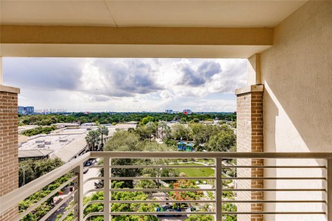 Condominio en alquiler en Miami, Florida, 2 dormitorios, 117.89 m2 № 1938100 - foto 23