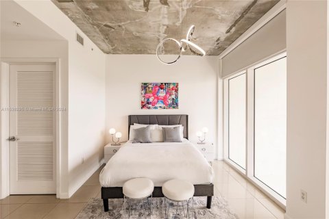 Condominio en alquiler en Miami, Florida, 2 dormitorios, 117.89 m2 № 1938100 - foto 15