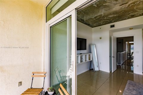 Condominio en alquiler en Miami, Florida, 2 dormitorios, 117.89 m2 № 1938100 - foto 24