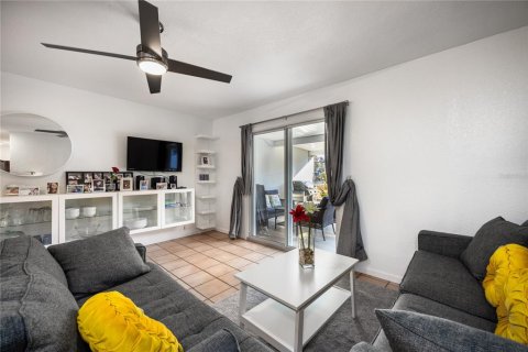 Condo in Ocala, Florida, 3 bedrooms  № 2108630 - photo 5