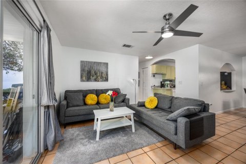 Condo in Ocala, Florida, 3 bedrooms  № 2108630 - photo 6