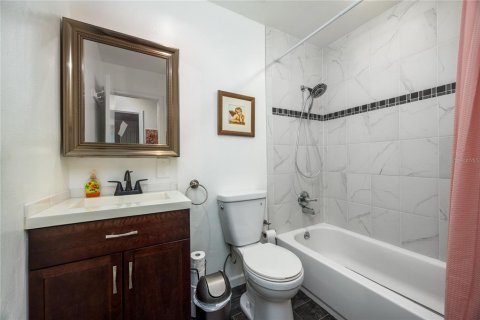 Condo in Ocala, Florida, 3 bedrooms  № 2108630 - photo 12
