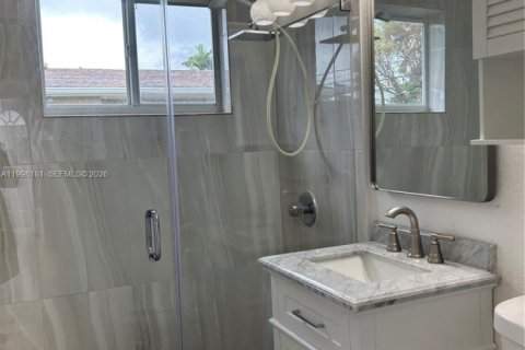 Casa en alquiler en Miami, Florida, 3 dormitorios, 107.77 m2 № 2060881 - foto 13