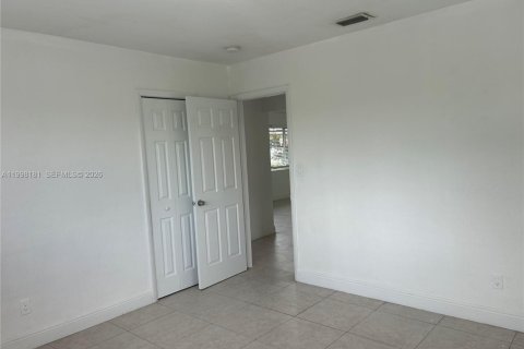 Casa en alquiler en Miami, Florida, 3 dormitorios, 107.77 m2 № 2060881 - foto 8
