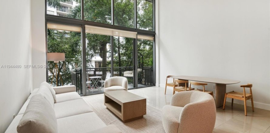 Кондоминиум с 2 спальнями в Майами-Бич, Флорида № 2001054