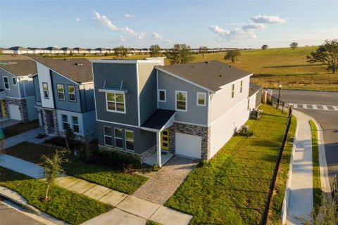 Villa ou maison à vendre à Kissimmee, Floride: 6 chambres, 277.5 m2 № 2404702 - photo 2