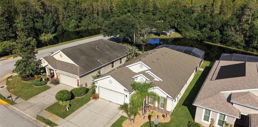 Villa ou maison à New Port Richey, Floride 3 chambres, 183.57 m2 № 2427338