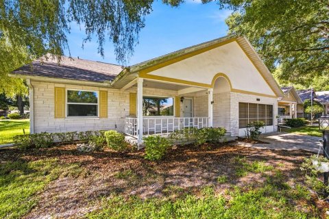 House in Ocala, Florida 2 bedrooms, 171.31 sq.m. № 2366859