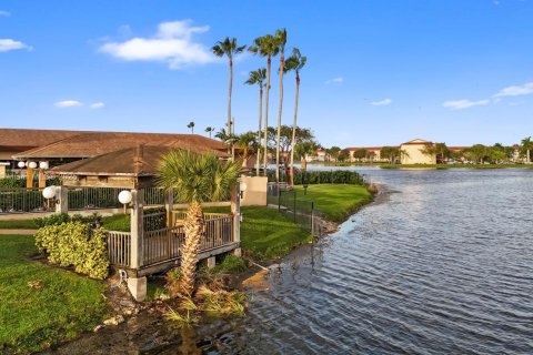 Condo in Pembroke Pines, Florida, 1 bedroom  № 1755756 - photo 2