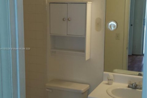 Condo in Pembroke Pines, Florida, 1 bedroom  № 1755756 - photo 15
