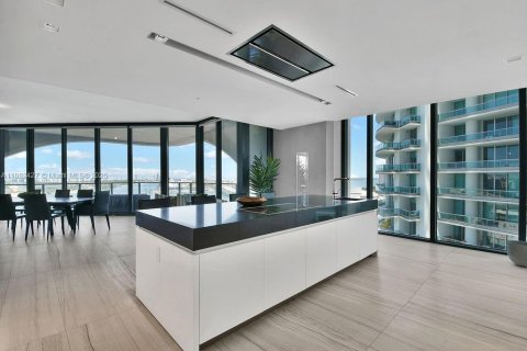 Condo in Miami, Florida, 4 bedrooms  № 1978062 - photo 22