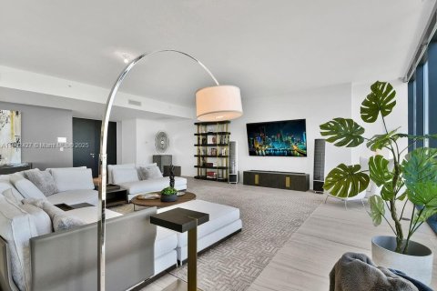 Condo in Miami, Florida, 4 bedrooms  № 1978062 - photo 8