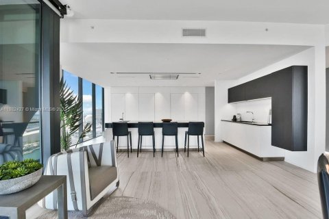 Condo in Miami, Florida, 4 bedrooms  № 1978062 - photo 19