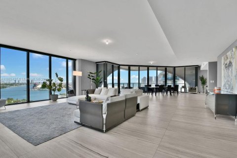 Condo in Miami, Florida, 4 bedrooms  № 1978062 - photo 4