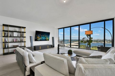 Condo in Miami, Florida, 4 bedrooms  № 1978062 - photo 6