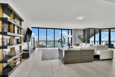 Condo in Miami, Florida, 4 bedrooms  № 1978062 - photo 3