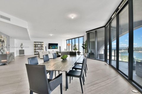 Condo in Miami, Florida, 4 bedrooms  № 1978062 - photo 14