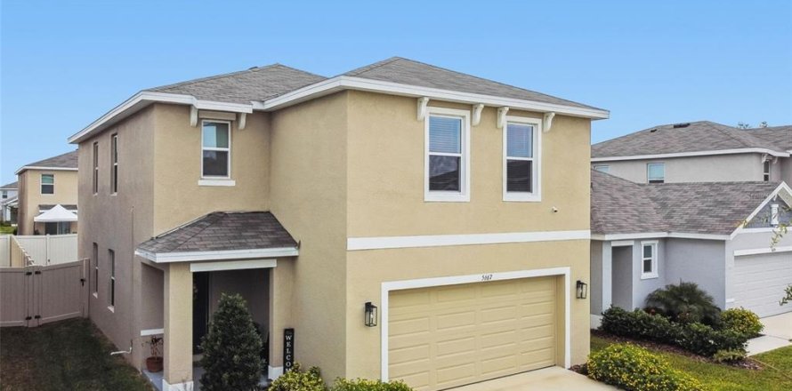 Villa ou maison à Wesley Chapel, Floride 4 chambres, 210.05 m2 № 2355621