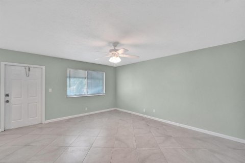 Condo in Fort Lauderdale, Florida, 2 bedrooms  № 2086760 - photo 11