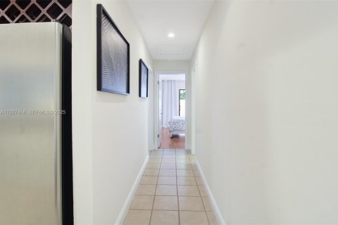 Villa ou maison à louer à Miami, Floride: 2 chambres, 117.24 m2 № 1987406 - photo 14