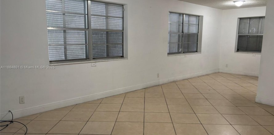 Condo à Hollywood, Floride, 2 chambres № 1930362