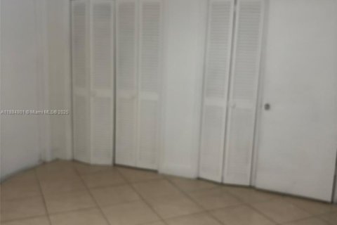 Copropriété à louer à Hollywood, Floride: 2 chambres, 76.64 m2 № 1930362 - photo 7