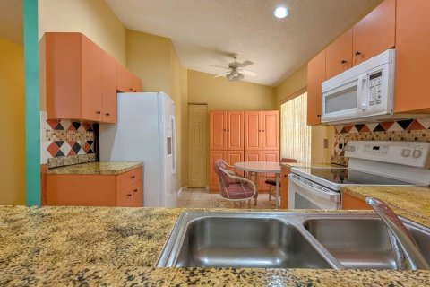 Villa ou maison à vendre à Boynton Beach, Floride: 3 chambres, 137.87 m2 № 2180566 - photo 12