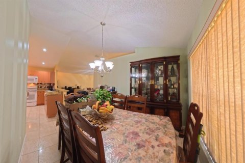 Villa ou maison à vendre à Boynton Beach, Floride: 3 chambres, 137.87 m2 № 2180566 - photo 18