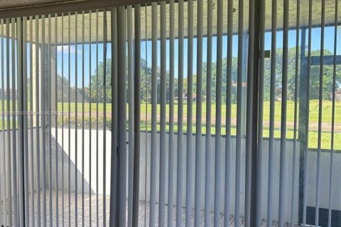 Copropriété à vendre à Lauderhill, Floride: 3 chambres, 147.06 m2 № 1897138 - photo 1